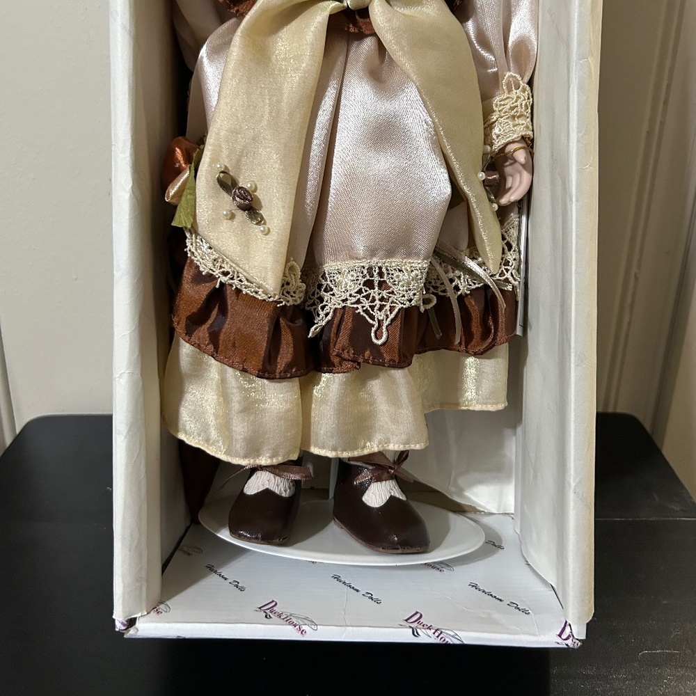 Vintage Duck House Porcelain Doll - Picture 3 of 3
